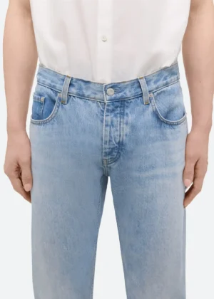 LOW-RISE STRAIGHT JEANS